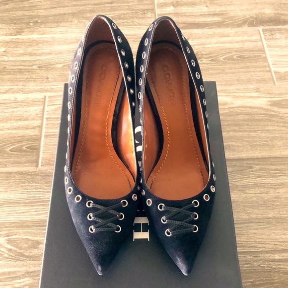 Coach pumps - Picture 1 of 8